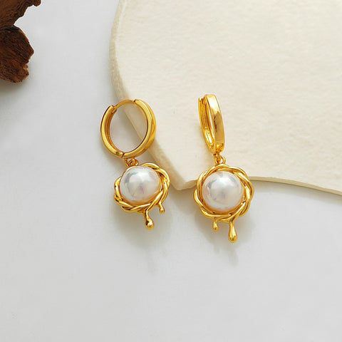 W&M Just Around You Elegant Golden Pearl Earings